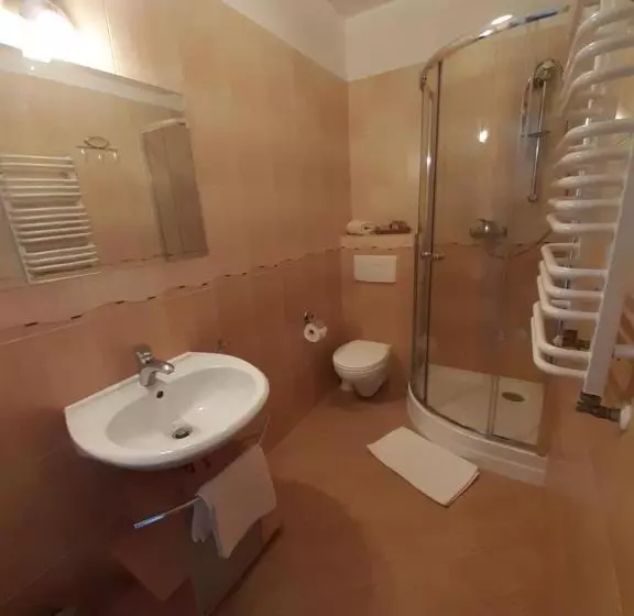 Aamiaismajoitus (B&B) Dworek Natury