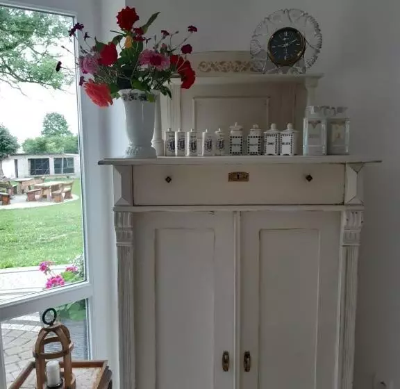 Aamiaismajoitus (B&B) Dworek Natury