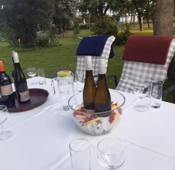 Aamiaismajoitus (B&B) Dworek Natury