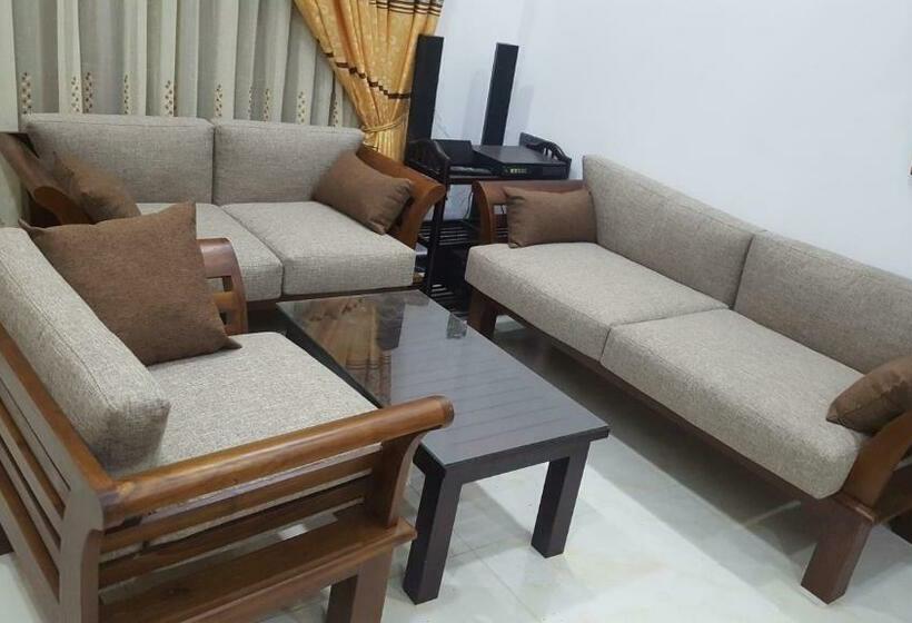 Hotel Bayona Malwaththa