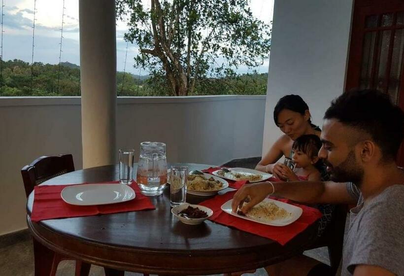 Hotel Bayona Malwaththa