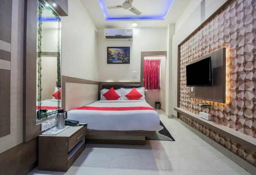 בית מלון כפרי Embassy Grand