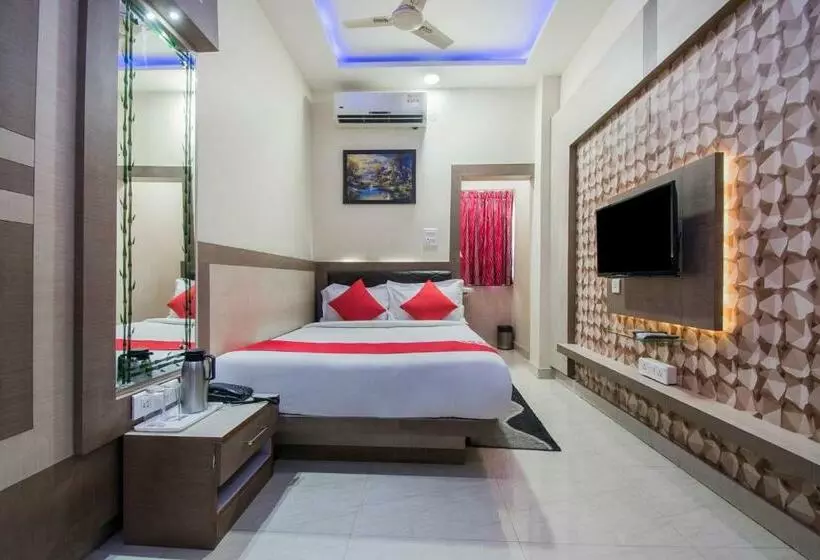 Hotelli Embassy Grand