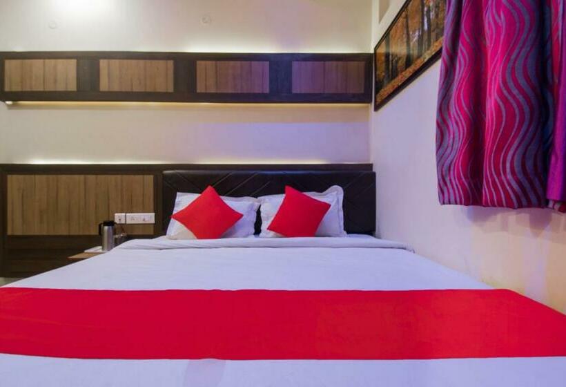 בית מלון כפרי Embassy Grand