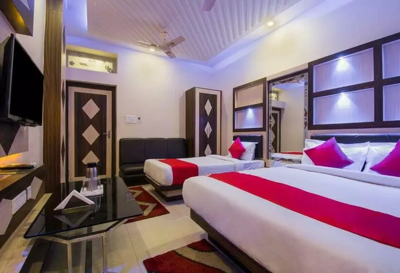 Hotelli Embassy Grand