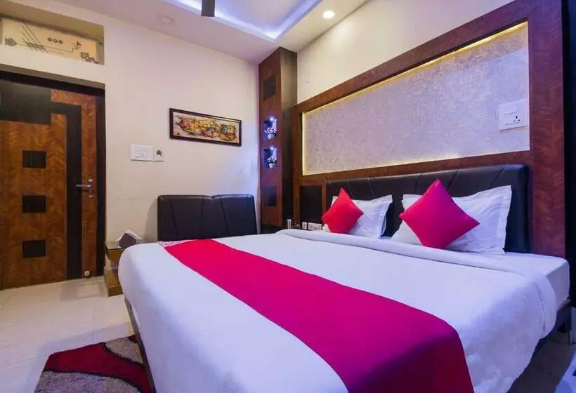 Hotelli Embassy Grand