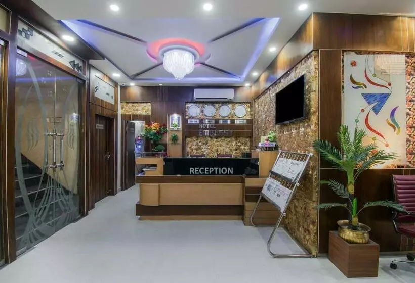 Hotelli Embassy Grand