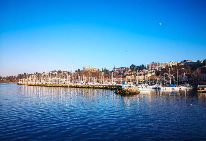 ホテル Léman Holidays Appartement Hyper Centre
