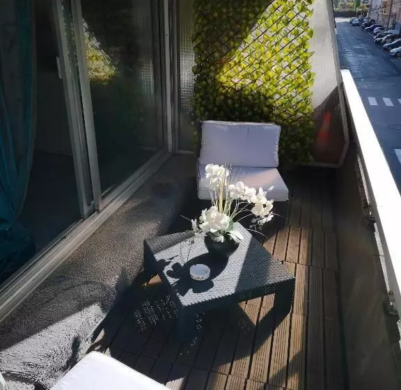 Hotelli Léman Holidays   Appartement Hyper Centre