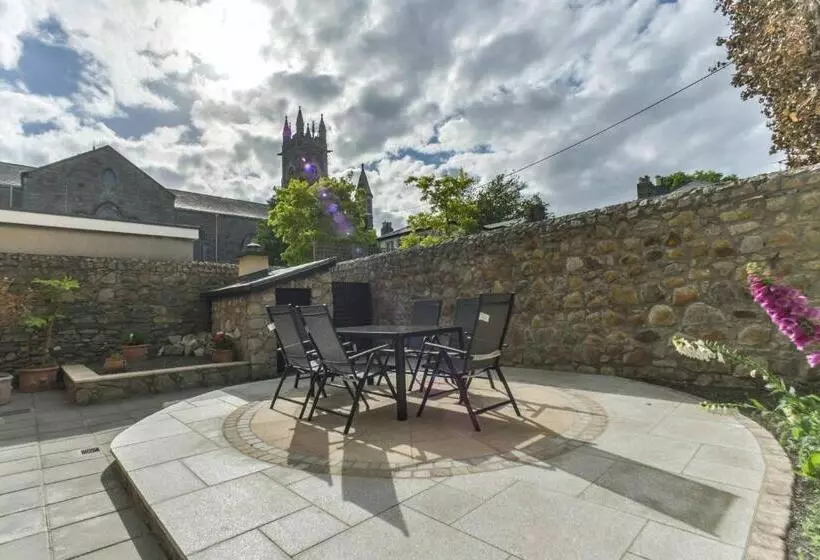 پانسیون Haddington Place