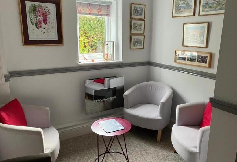 ペンション Hayes Barton