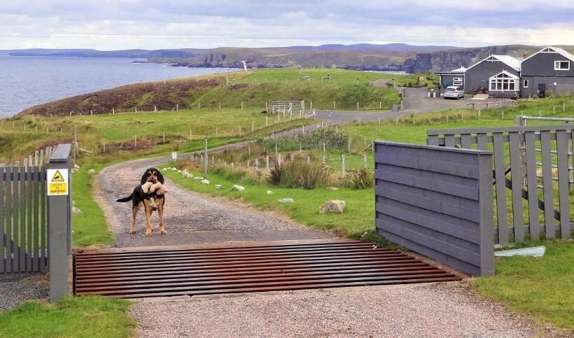 פנסיון Salmon Landings