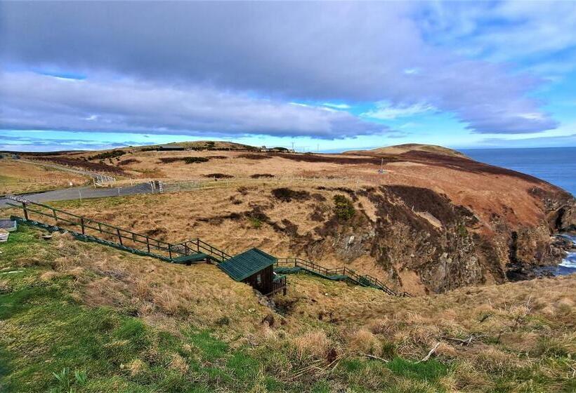 פנסיון Salmon Landings