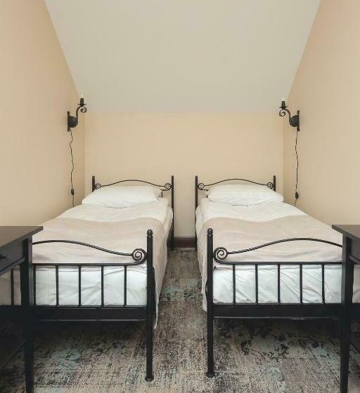 تختخواب و صبحانه Branša