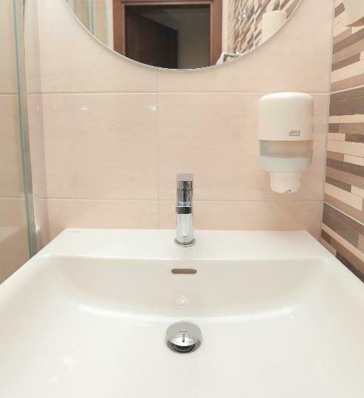 تختخواب و صبحانه Branša