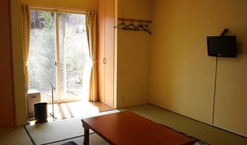 تختخواب و صبحانه Resort Inn Sakanoshita