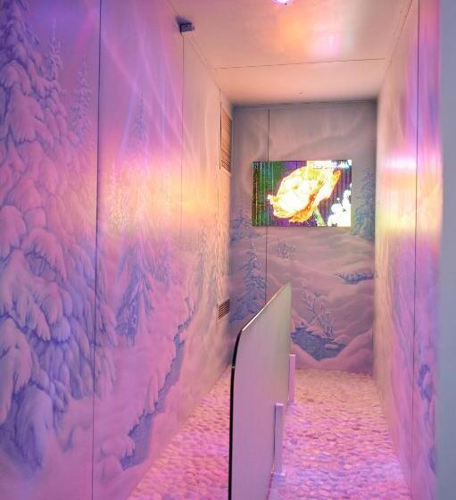 هتل Crona Spa Karpaty