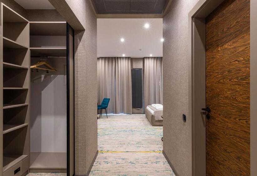 هتل Crona Spa Karpaty