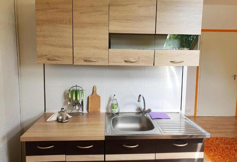 ベッドアンドブレックファースト Berg Szállás