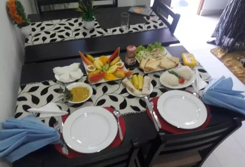 Aamiaismajoitus (B&B) Dedunu Home Bentota