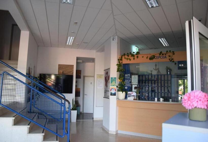 Dijaški Dom Portorož, Hostel