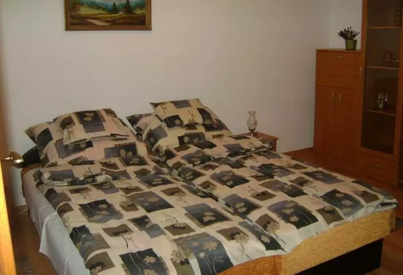 ペンション Kőhíd Vendégház
