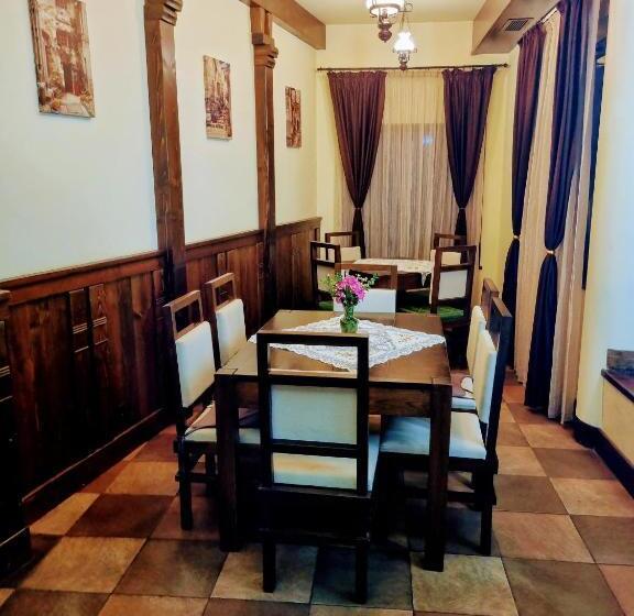 پانسیون Montana