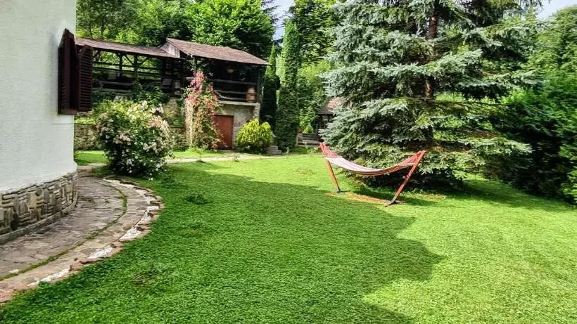 ペンション Montana