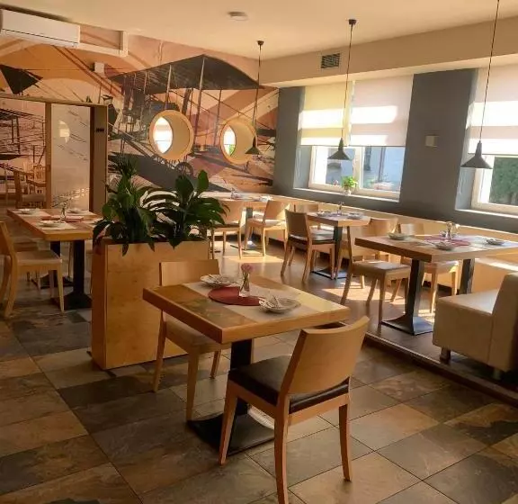 ペンション Restaurace A Penzion Vrtule