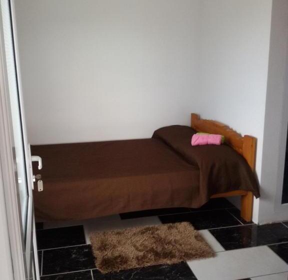 بنسيون Vila Happy