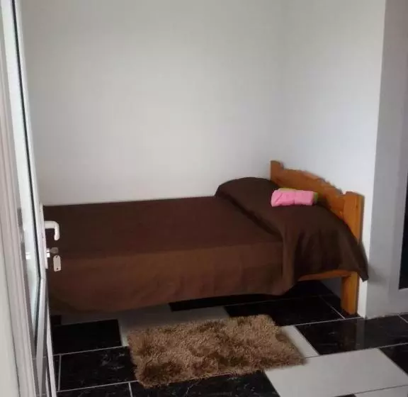 ペンション Vila Happy