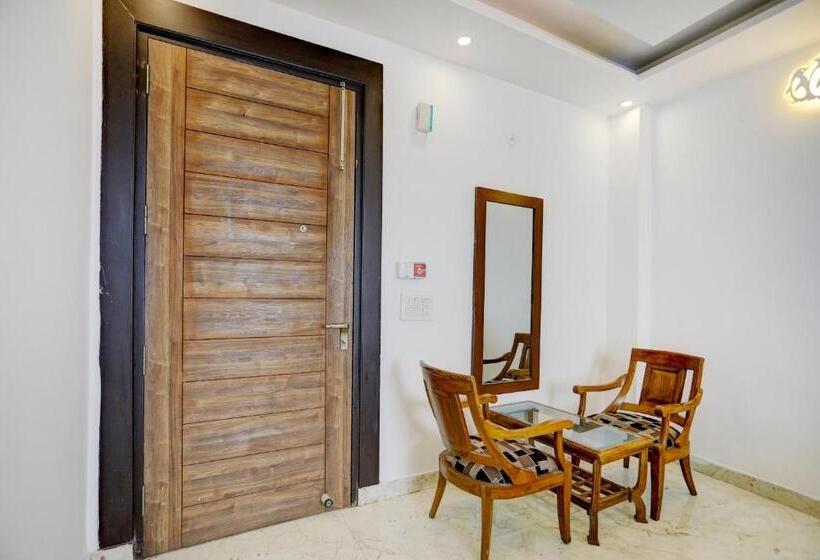 Townhouse Hotel Rivasa Regency