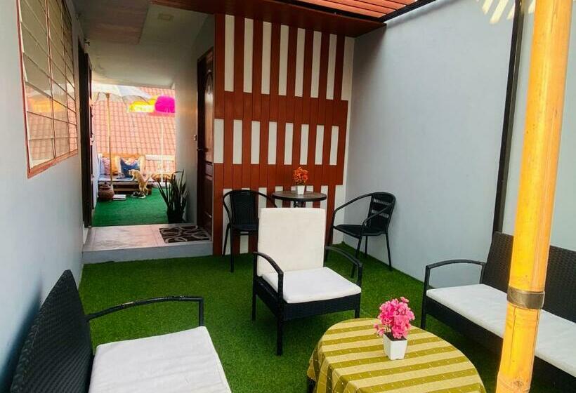 Travel Inn Bed & Breakfast Jomtine Beach Pattaya