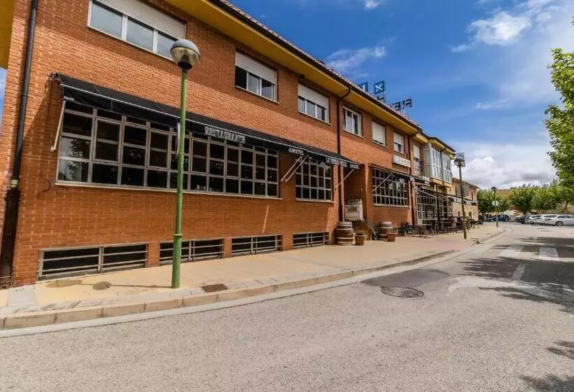 هتل Hostal  Restaurante La Buena Villa By Vivere Stays