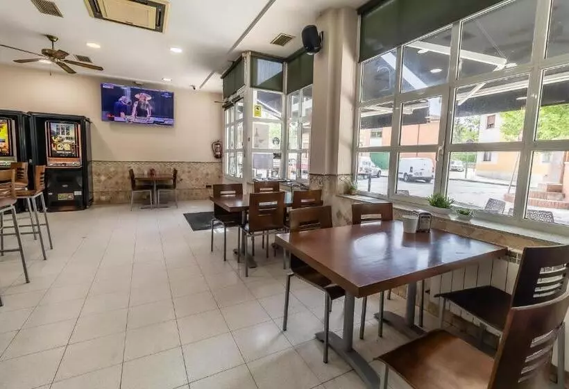 هتل Hostal  Restaurante La Buena Villa By Vivere Stays