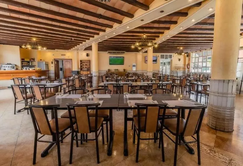 هتل Hostal  Restaurante La Buena Villa By Vivere Stays