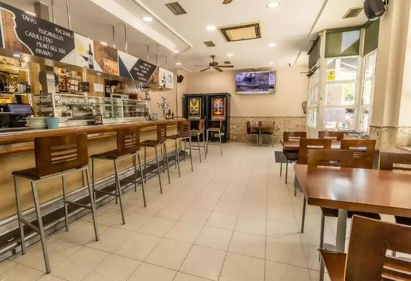 هتل Hostal  Restaurante La Buena Villa By Vivere Stays