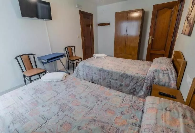 هتل Hostal  Restaurante La Buena Villa By Vivere Stays