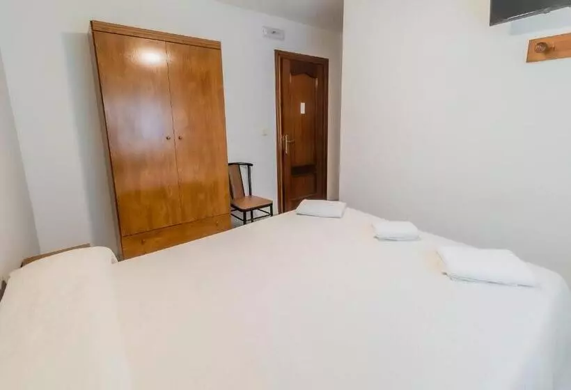 هتل Hostal  Restaurante La Buena Villa By Vivere Stays