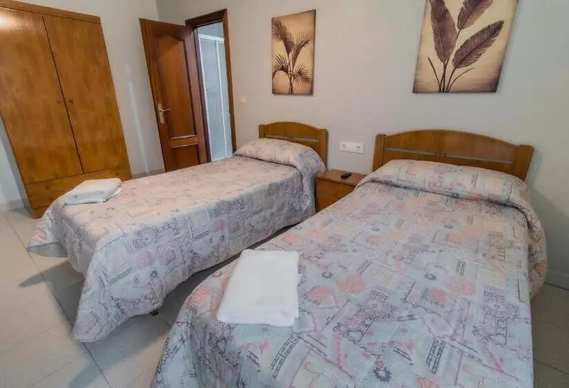 هتل Hostal  Restaurante La Buena Villa By Vivere Stays