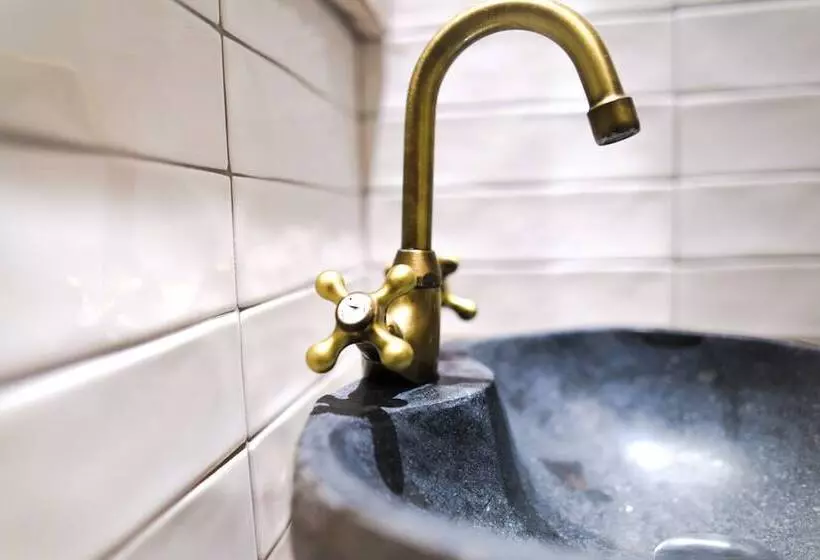 هتل La Bodega Suites