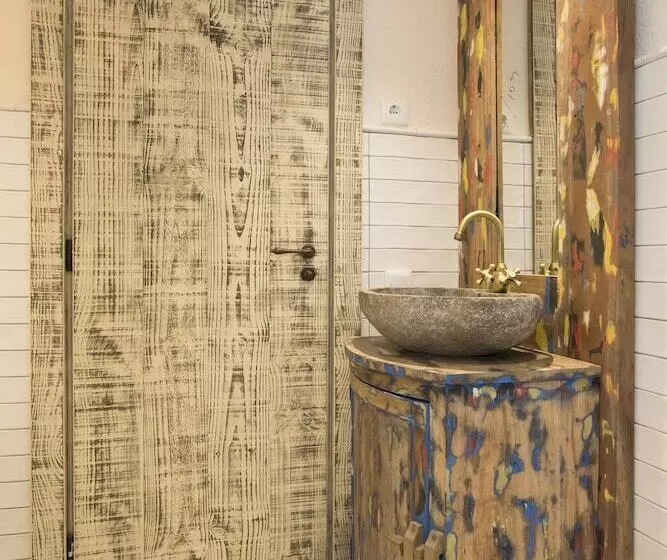 هتل La Bodega Suites