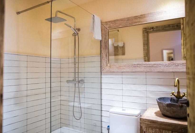 Отель La Bodega Suites