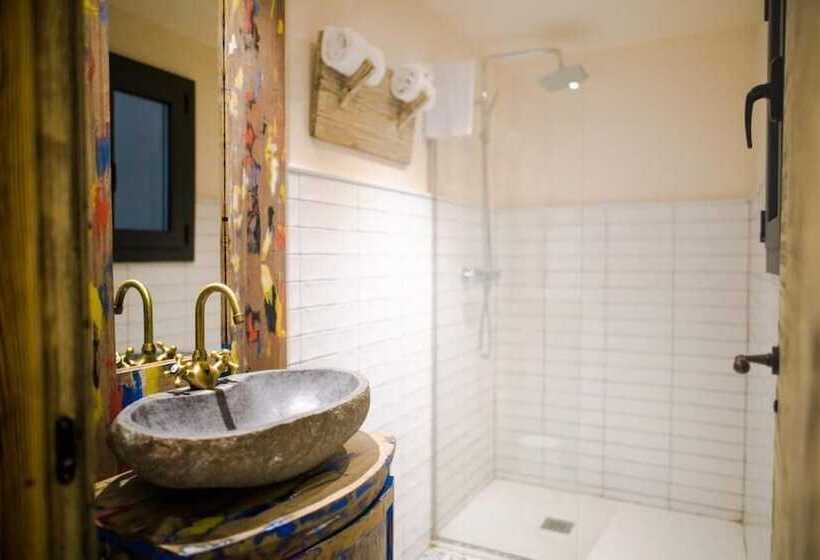 Отель La Bodega Suites