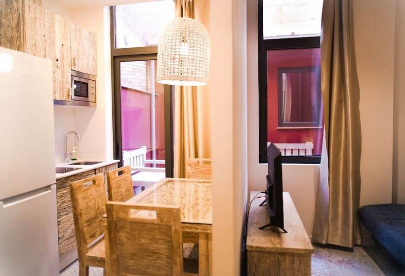 Отель La Bodega Suites