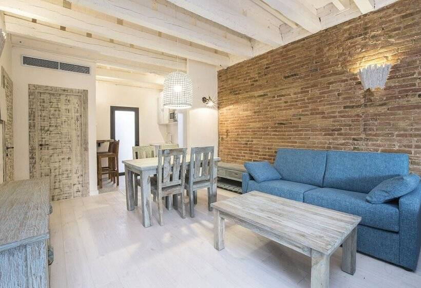 Отель La Bodega Suites