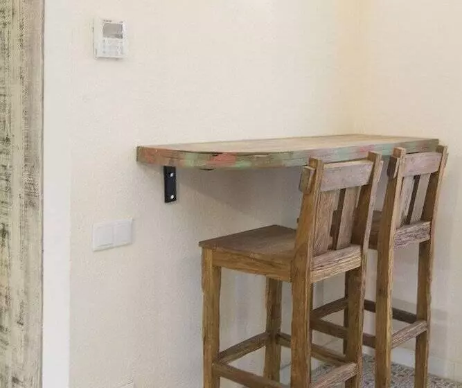 هتل La Bodega Suites