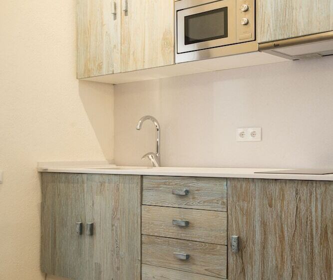 Отель La Bodega Suites