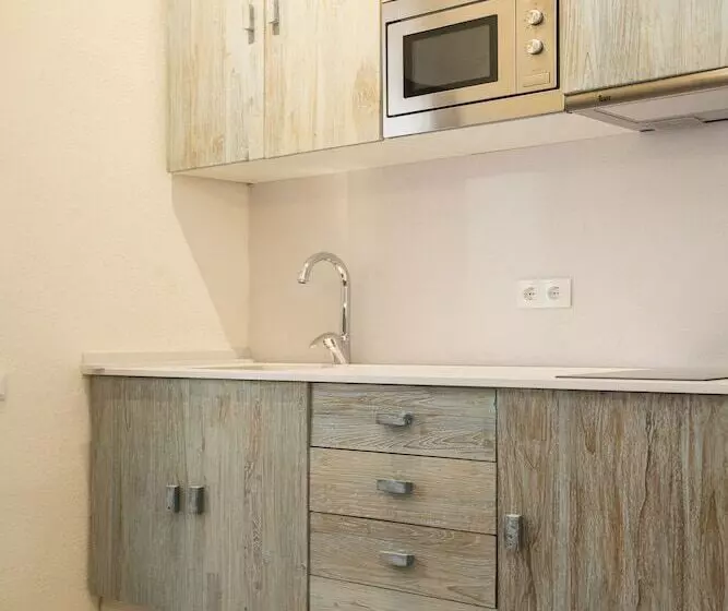 هتل La Bodega Suites