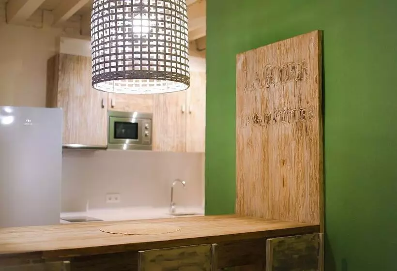 هتل La Bodega Suites